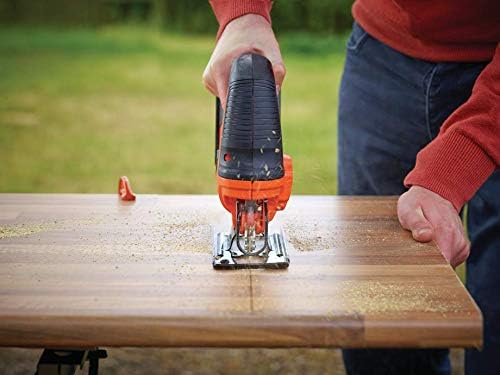 BLACK+DECKER Scie sauteuse - 18V - 2,5 Ah - 1 batterie - 1 lame pour le bois - Livrée en boite de rangement, BDCJS18E1-QW